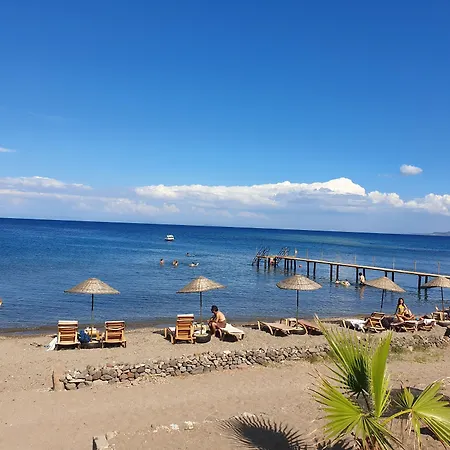 Oda ve Kahvaltı Assos Batik Iskele