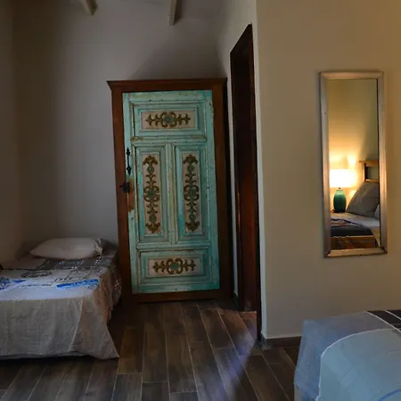 Oda ve Kahvaltı Assos Batik Iskele Balabanli