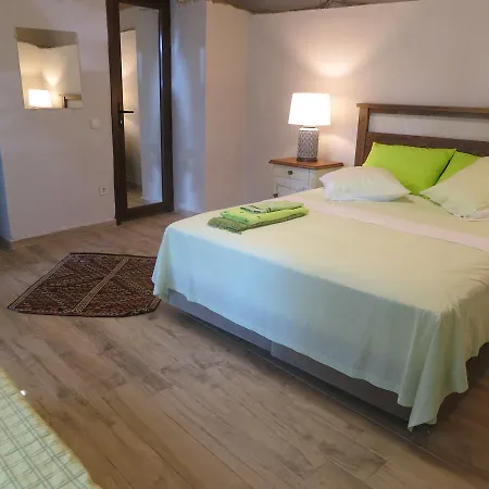 Oda ve Kahvaltı Assos Batik Iskele